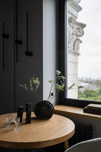 Ваза, Izzi Décor. | Источник: Наталья Градусова. Стиль: Варвара Калицкая