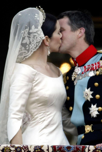 Похожие наряды и даже враги: почему новую королеву Дании называют копией Кейт Миддлтон