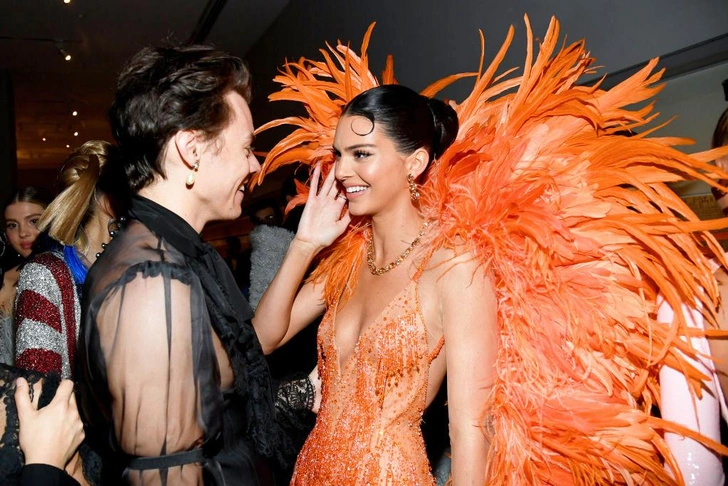 Через несколько лет после расставания Гарри и Кендалл появились в Late Late Show Джеймса Кордена, где музыкант отказался отвечать на вопрос о том, какие его песни посвящены модели