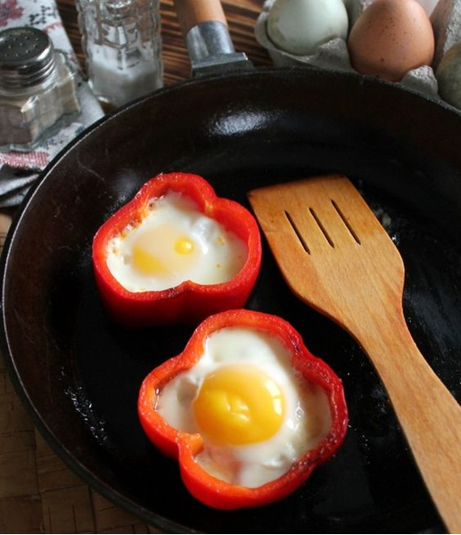 7 необычных и простых рецептов яичницы к завтраку