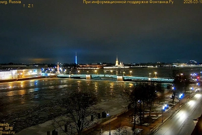 Петербург наслаждается теплой, хотя и пасмурной погодой