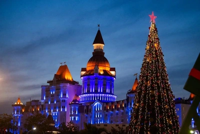 Сочи Парк запустил новогодние праздники: программа и стоимость