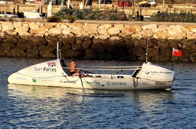 Лодка, на которой она путешествовала, была небольшая  | Источник: guinnessworldrecords.com
