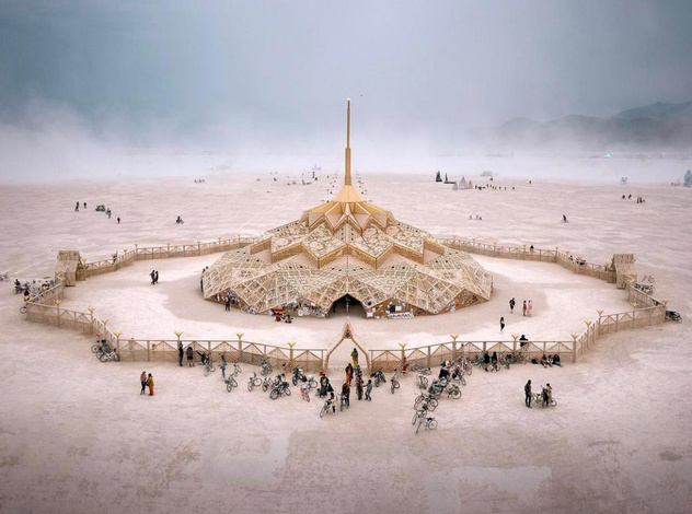 Буря в пустыне: знаменитый фестиваль Burning Man затопило