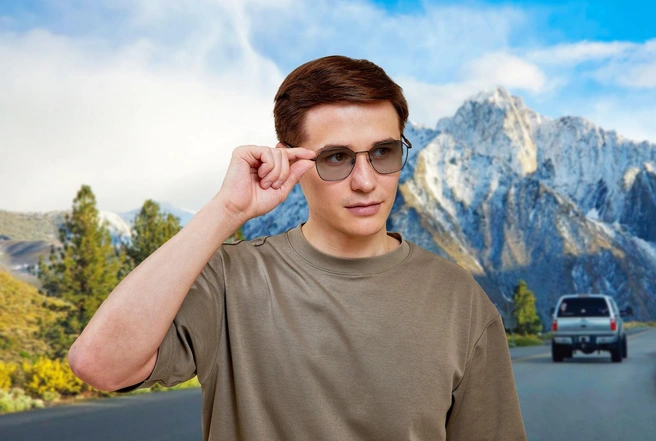 AdaptiveSun эффективно блокируют ослепляющие блики от мокрого асфальта или встречных фар, что повышает безопасность вождения | Источник: клиника микрохирургии «Глаз» им. Святослава Федорова