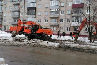Две улицы в Барнауле затоплены из-за аварии на водопроводе