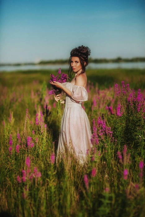 Цветущие травы делают фотосессии особенно романтичными, если у вас, конечно, нет аллергии | Источник: Людмила Агеева