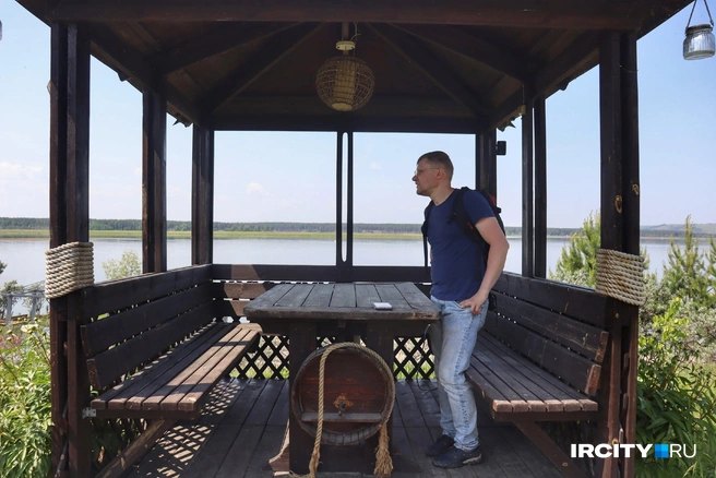 Беседка с видом на реку Ангару | Источник: Алёна Кашпарова / IRCITY.RU