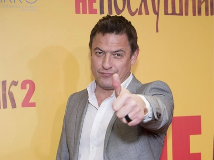 Пересуды об изменах Кондулайнен и жене на ток-шоу. Звезда сериала «Жизнь по вызову» Олег Каменщиков