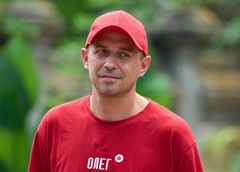 Верещагин затыкает Айзу в «Ставке на любовь»: «Откуда звук? Из вареника? Завтра домой отсюда поедешь. Это мое шоу!»