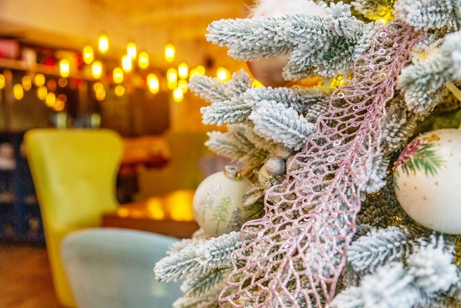 Каждый взрослый в эту пору становится немного ребенком | Источник: «Дружба»