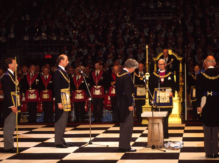 Герцог Кентский во время одного из масонских ритуалов