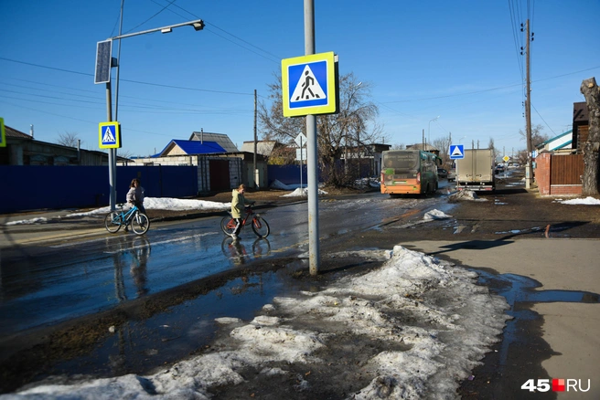В городе много велосипедистов | Источник: Надежда Тихомирова / 45.RU