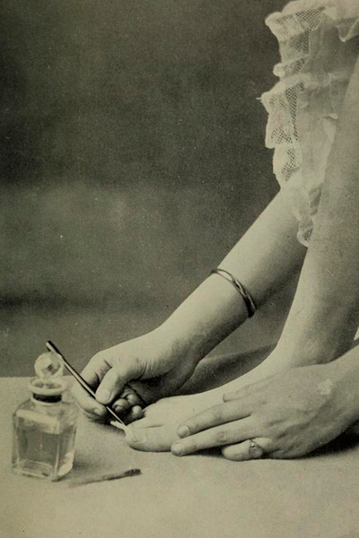Фото №3 - Бьюти-рецепты XIX века: как сохраняли красоту прапрабабушки