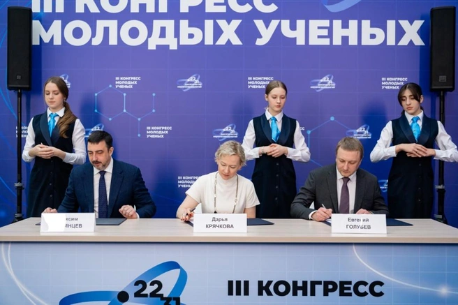 В апреле 2022 года Голубев переехал в Норильск, где стал исполняющим обязанности ректора Заполярного государственного университета имени Н. М. Федоровского | Источник: Nornickel.ru