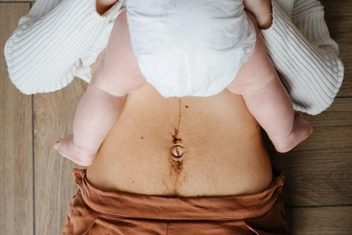 Как принять тело после родов: 4 рекомендации от телесного терапевта, которые облегчат жизнь любой матери