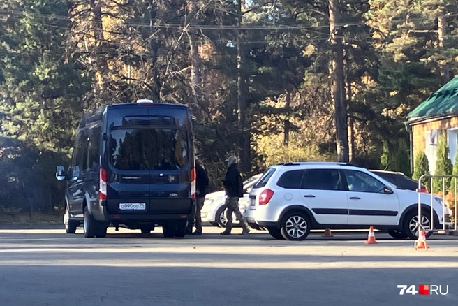 В парке работают сотрудники ФСБ и СК | Источник: Наталья Лапцевич