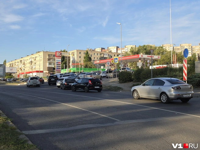 Табло на АЗС показывает наличие только дизельного топлива | Источник: Константин Завриков / V1.RU