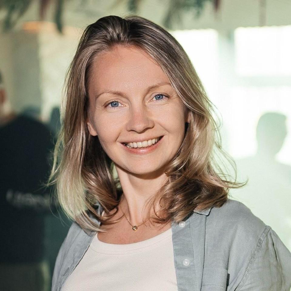<p>Элина Павлова</p>