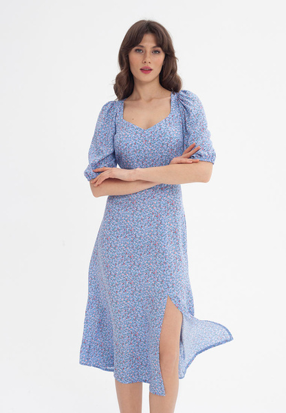 Платье голубого цвета с цветочным принтом