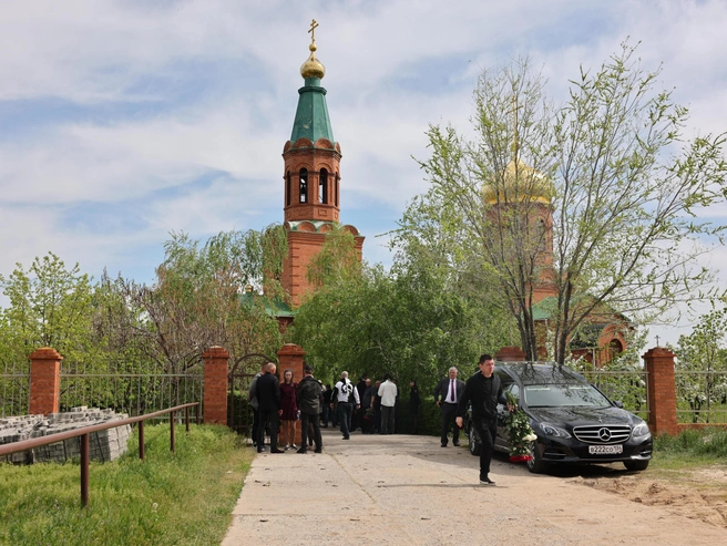 Траурная церемония состоится 6 мая на территории храма Николая Чудотворца в Светлом Яре | Источник: Алексей Волхонский / V1.RU