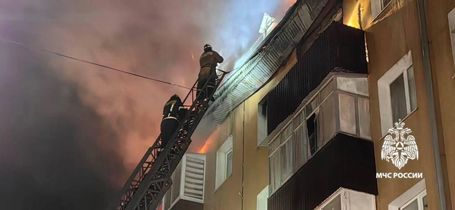 Всё, что известно о мощном пожаре на переулке Больничном в Оренбурге | Источник: ГУ МЧС России по Оренбургской области