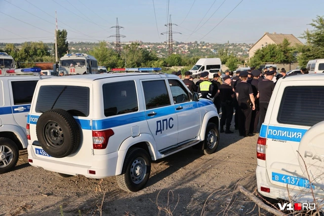Оперативные мероприятия проходят в недалеком пригороде | Источник: Алексей Волхонский / V1.RU