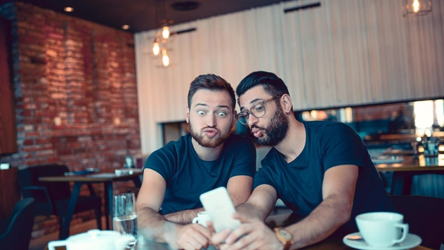 Почему Tinder подсовывает анкеты девушек, которые тебе не нравятся?