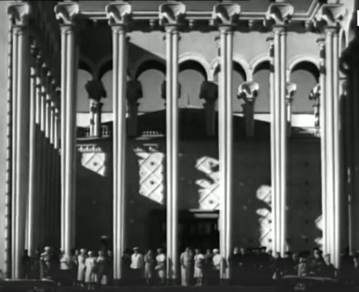 Кадр из фильма «Светлый путь» (1940).