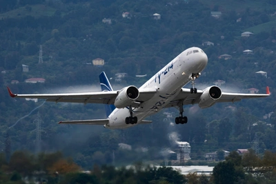 Казанские Ту-214 вывозят россиян из Омана