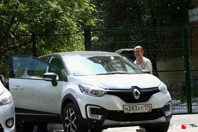 А в 30-градусную жару, кстати, закрытые окна — на любителя | Источник: Михаил Шилкин