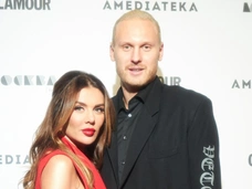 Отец Яниса Тиммы — в адрес Седоковой: «Никто этой резиновой Зине не верит. Идущий по головам персонаж»
