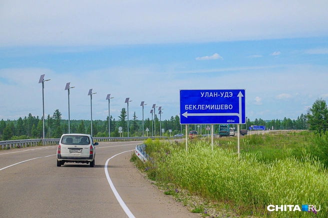 «Ездить по ней невозможно». Жители села в Забайкалье жалуются на разбитую дорогу | Источник: Олег Федоров / CHITA.RU