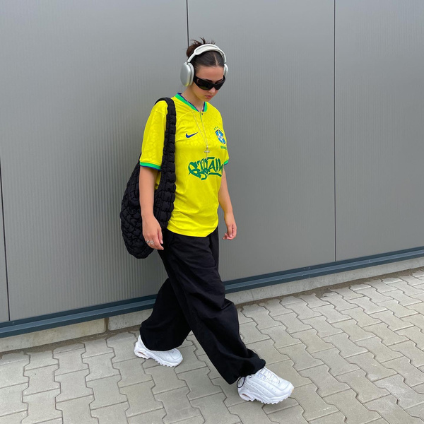 Роналду отдыхает: как носить модные вещи в футбольной эстетике blokecore в повседневной жизни