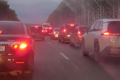 На дороге к Уфе собралась пробка 11 км