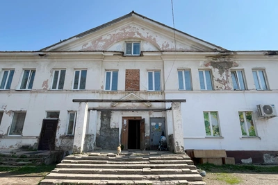 Аварийный дом в Тавричанке залит кипятком, жильцы опасаются обрушения