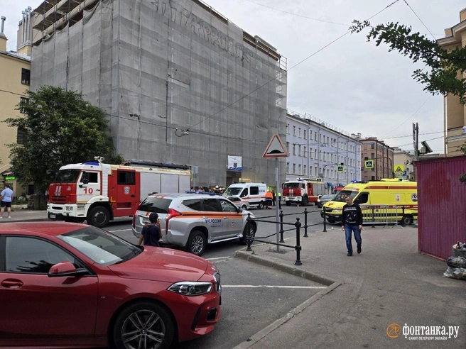 Аварийное перекрытие в доме на Сытнинской планировали починить силами Фонда капремонта | Источник: читатель «Фонтанки»