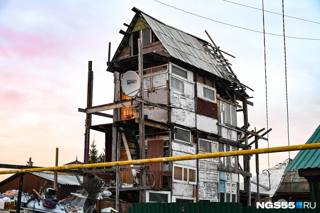 О доме и его создателе слагают легенды | Источник: Артемий Скиба / NGS55.RU