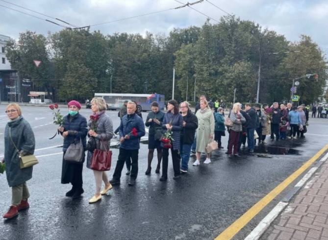 Много красивых слов… Никто из звезд, публично скорбевших по Сергею Пускепалису, не пришел на прощание