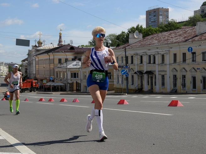 Перекрытые улицы: автомобили застыли в ожидании | Источник: Наталья Бурухина / NN.RU