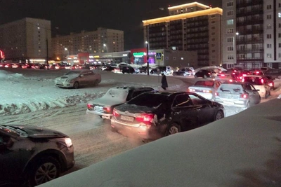 Авария на МЖК парализовала движение в Новосибирске