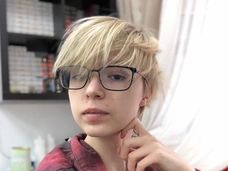 Дочь Михаила Ефремова: «Мама очень любила Земфиру и бить меня под ее песни»