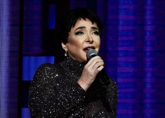 «В 82 ты выглядишь лучше, чем любой в 60»: Лолита показала маму, на которую стала очень похожа
