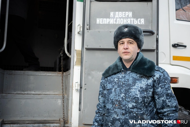 Старший лейтенант внутренней службы Иван Сорокин | Источник: Елена Буйвол / VLADIVOSTOK1.RU