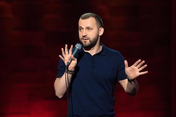 Руслан Белый* о Stand up на ТНТ: «У нас в России жестко отжали бизнес. Мы им там все организовали»