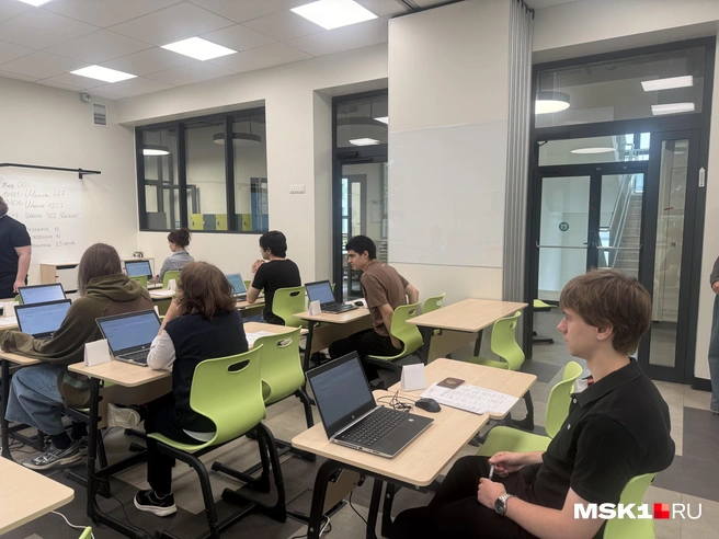 Ученики готовы приступать | Источник: Мария Сидорова / MSK1.RU