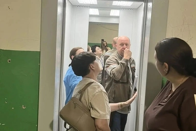 В Череповце завершили замену лифтов в девятиэтажке на Первомайской