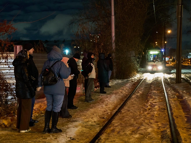 Наибольшие проблемы наблюдаются с трамваем №15, следующим до площади Маркса. | Источник: Александр Ощепков / NGS.RU