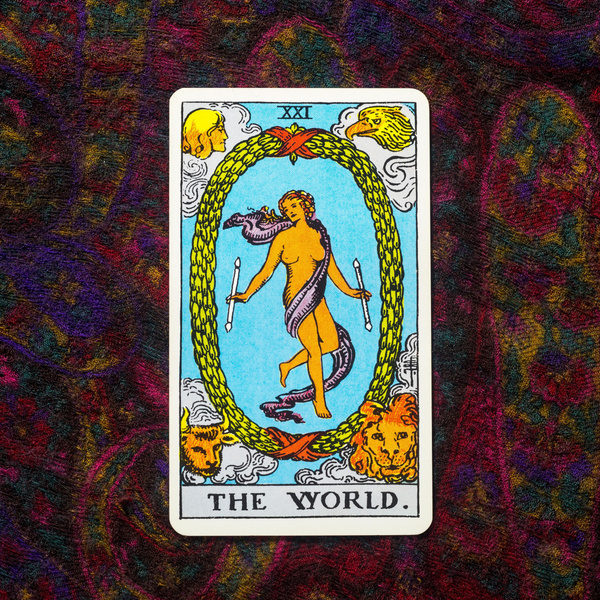 Какие старшие арканы Таро поставить на заставку телефона, чтобы привлечь любовь