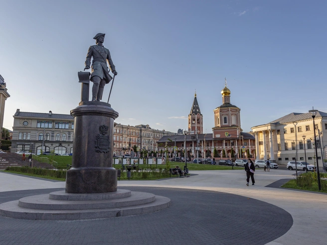 Бюст был создан после работы над памятником Петру I в Саратове. | Источник: Константин Завриков / V1.RU